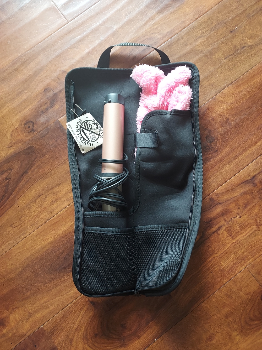 Rose Gold Curling Wand in Black Travel Case With Heat Glove